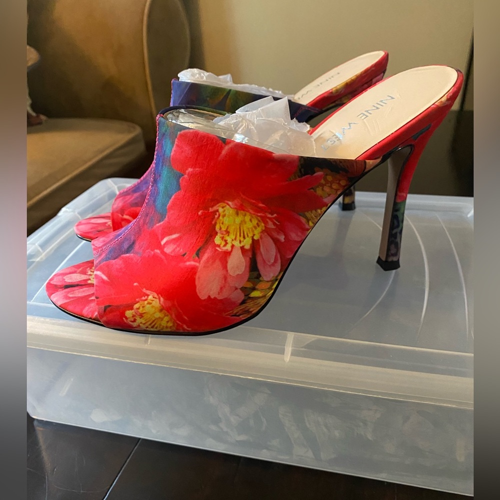 Nine West Women's Red Floral Heels 7M